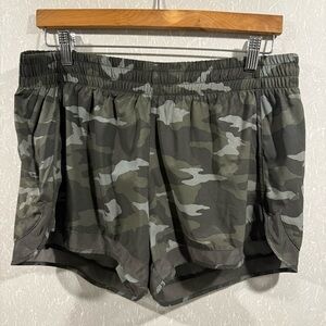 Athleta shorts women’s L